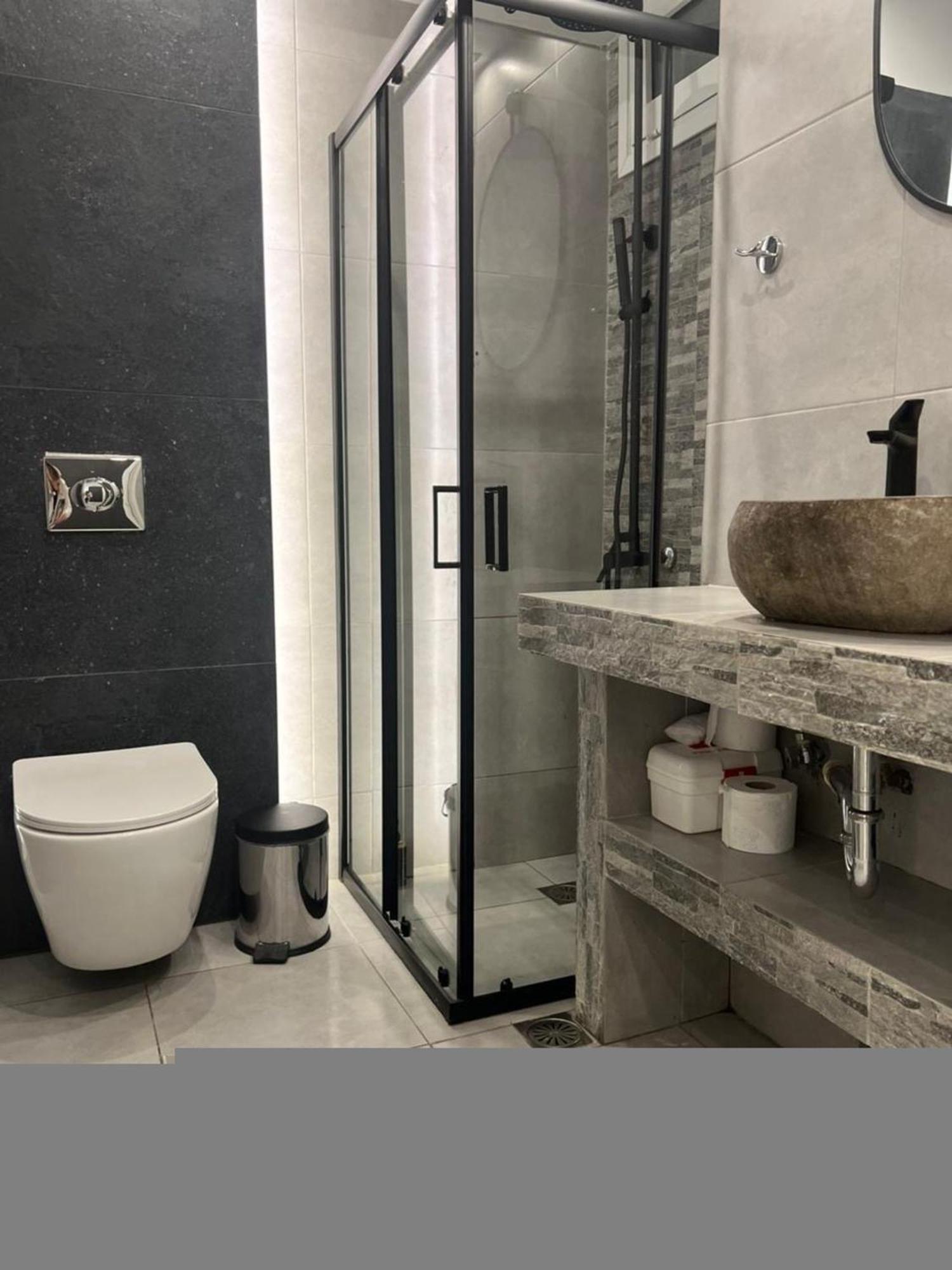 Purple- Lux Studio 2' From Metro Petralona Атина Екстериор снимка
